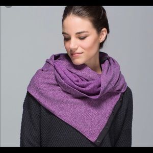 Lululemon Vinyasa infinity scarf